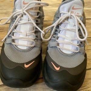NIKE AIR MAX SIZE 6.5